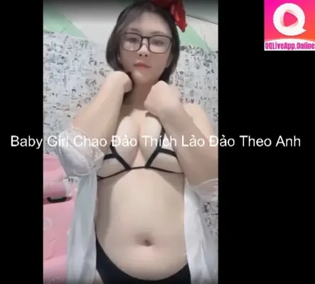 Baby Girl Chao Đảo Thích Lảo Đảo Theo Anh 5