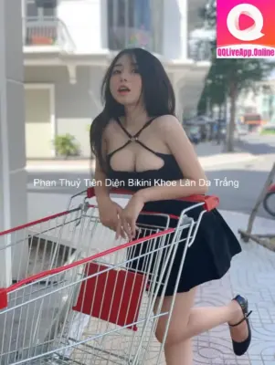 Phan Thuỷ Tiên Diện Bikini Khoe Làn Da Trắng 1